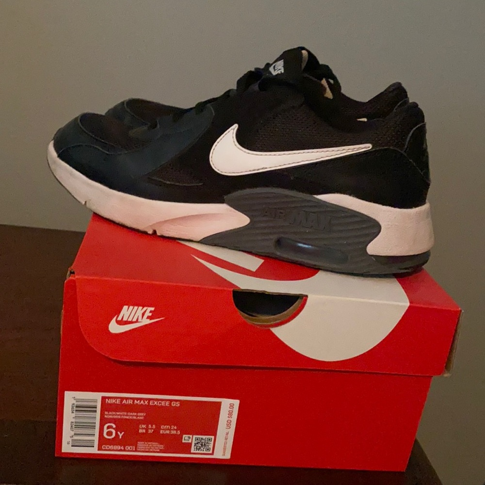 Nike Air Max Excee GS size 6Y